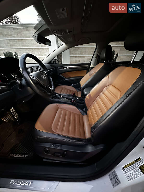 Седан Volkswagen Passat 2018 в Киеве