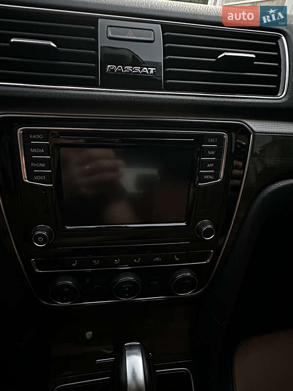 Седан Volkswagen Passat 2018 в Киеве