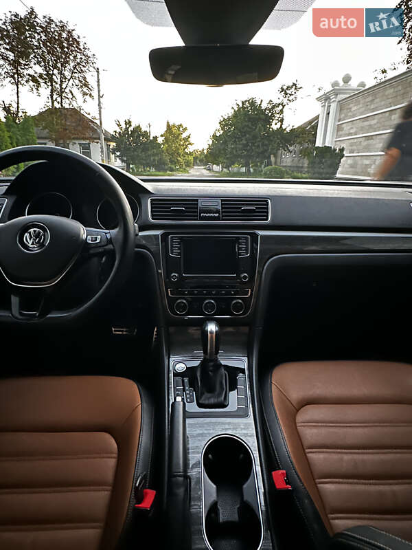 Седан Volkswagen Passat 2018 в Киеве