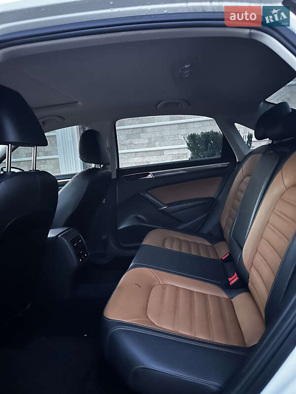 Седан Volkswagen Passat 2018 в Киеве