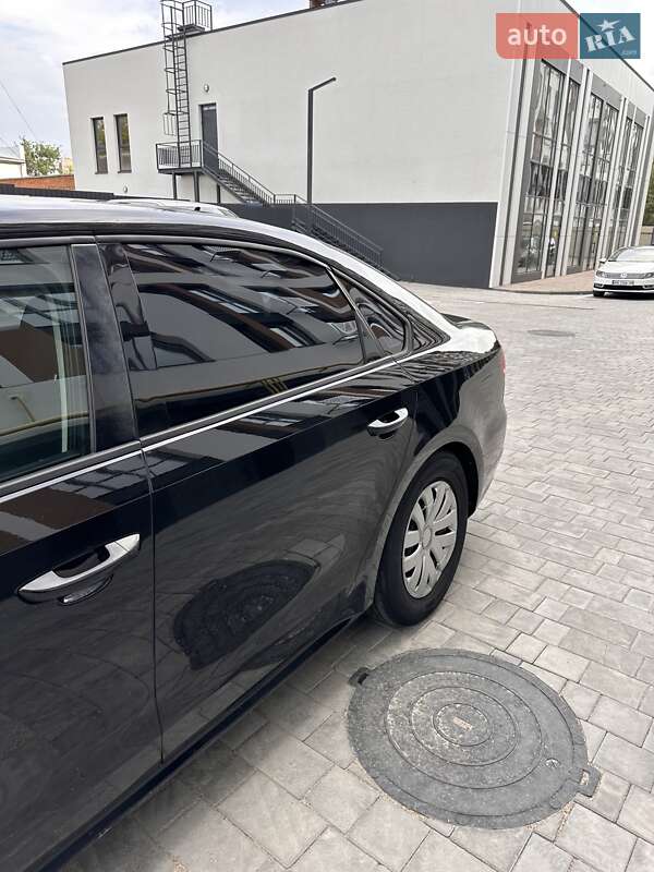 Седан Volkswagen Passat 2013 в Виннице