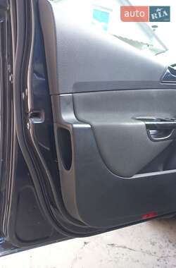 Универсал Volkswagen Passat 2006 в  фото 10 Универсал Volkswagen Passat 2006 в
