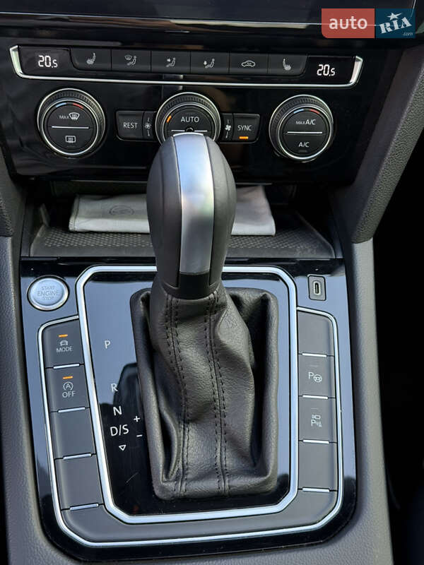 Универсал Volkswagen Passat 2020 в Луцке