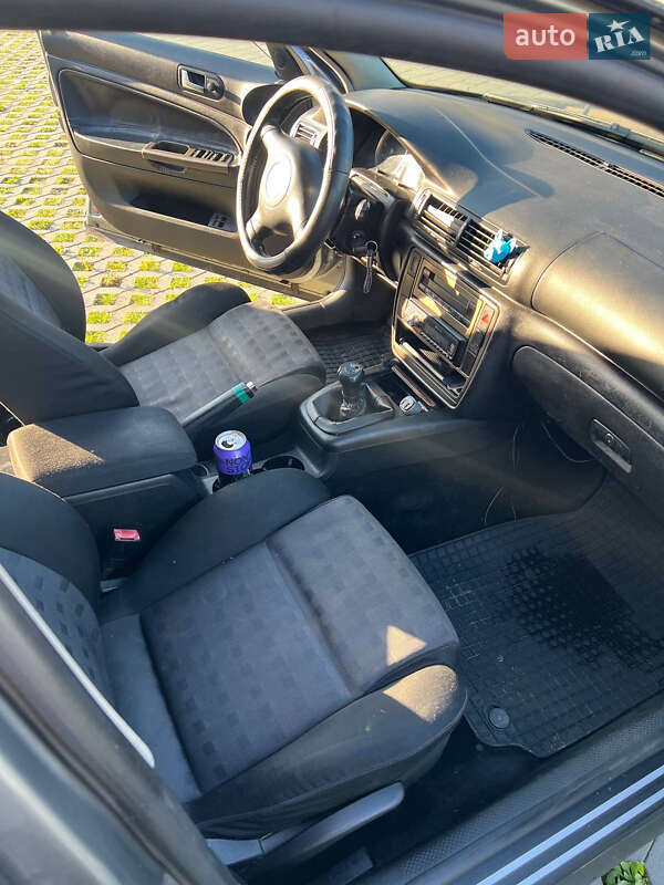 Седан Volkswagen Passat 2003 в Хмельницькому