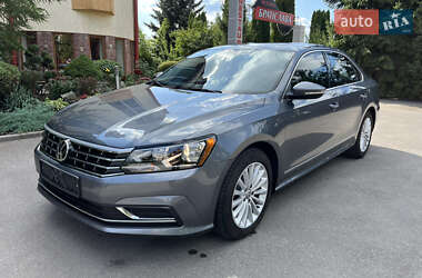 Седан Volkswagen Passat 2016 в Тернополе