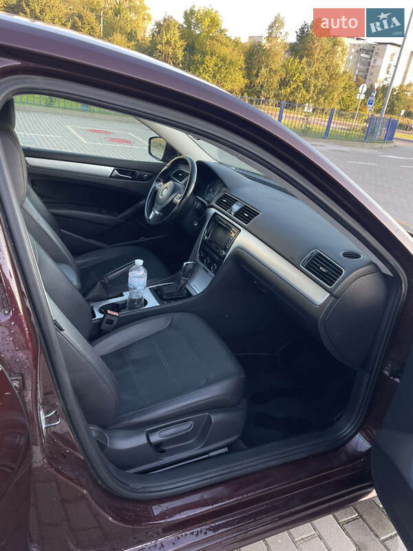 Седан Volkswagen Passat 2013 в Дрогобыче