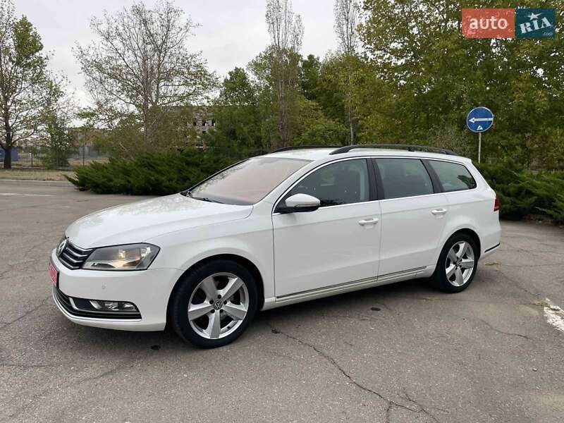 Універсал Volkswagen Passat 2013 в Миколаєві
