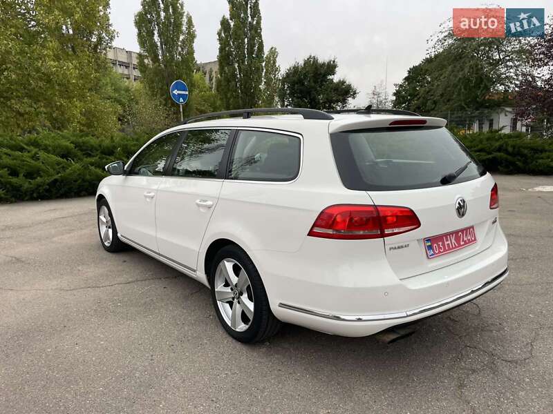 Універсал Volkswagen Passat 2013 в Миколаєві
