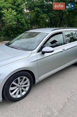 Универсал Volkswagen Passat 2016 в Полтаве
