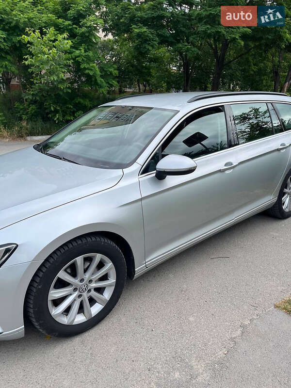 Универсал Volkswagen Passat 2016 в Каменец-Подольском