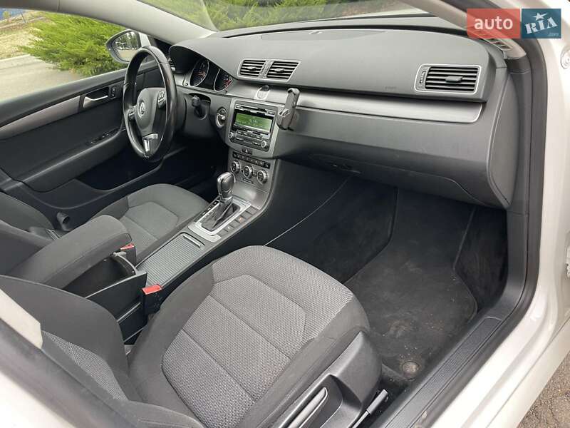 Універсал Volkswagen Passat 2013 в Миколаєві