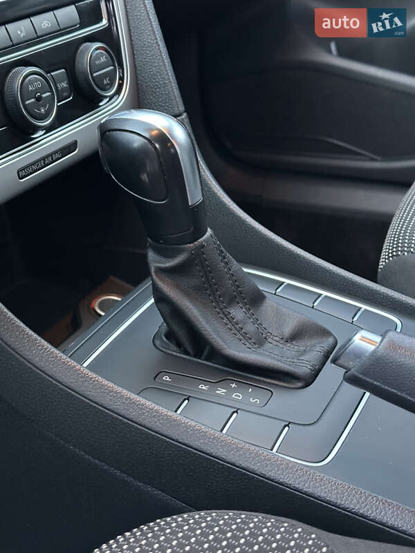 Седан Volkswagen Passat 2015 в Вінниці