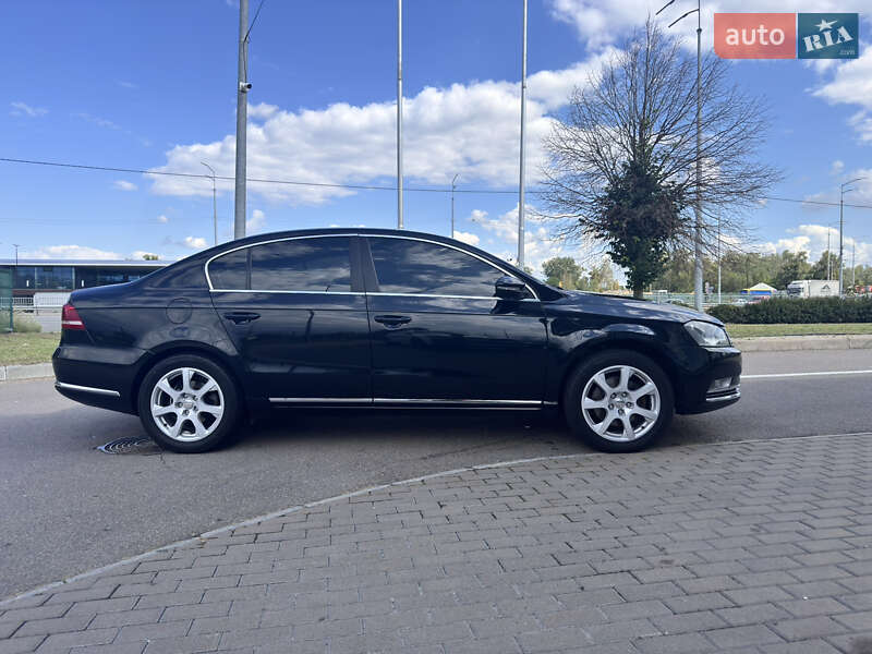 Седан Volkswagen Passat 2011 в 