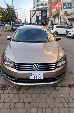 Седан Volkswagen Passat 2014 в Ивано-Франковске