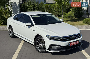 Седан Volkswagen Passat 2020 в Мукачево