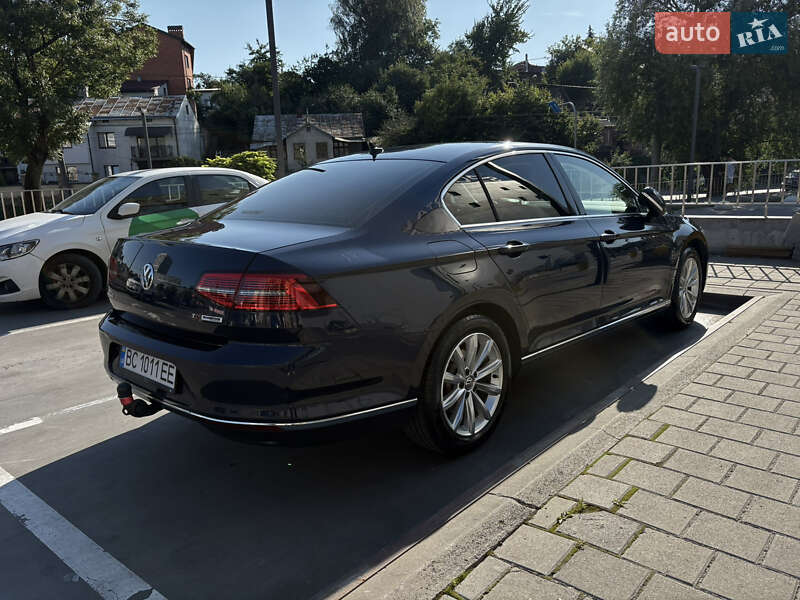 Седан Volkswagen Passat 2016 в Львове