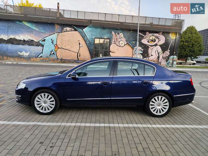 Седан Volkswagen Passat 2009 в Луцке