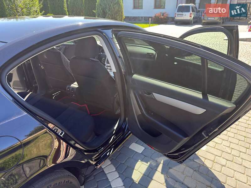 Седан Volkswagen Passat 2012 в Сторожинце