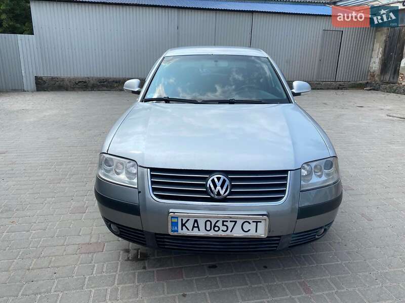 Седан Volkswagen Passat 2004 в Києві