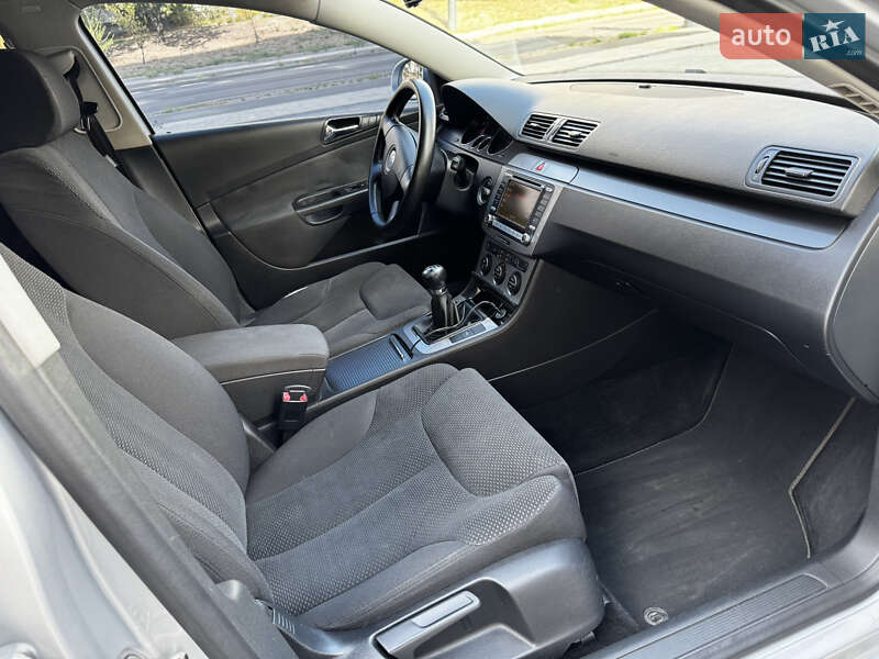 Універсал Volkswagen Passat 2006 в Дніпрі фото 12 Універсал Volkswagen Passat 2006 в Дніпрі