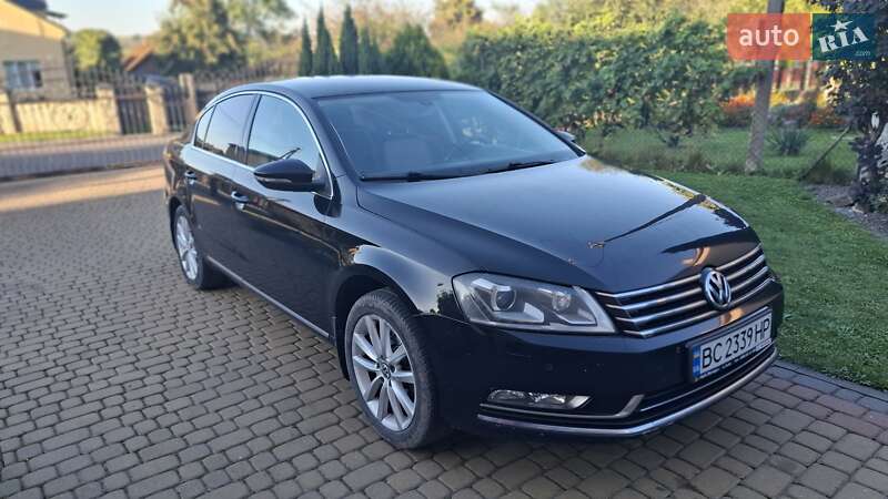 Седан Volkswagen Passat 2012 в Львові