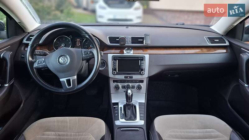 Седан Volkswagen Passat 2012 в Львові