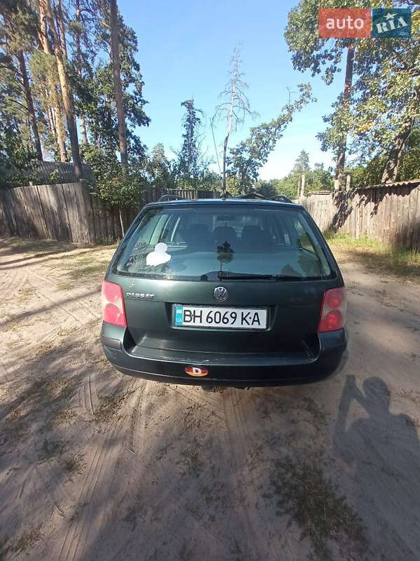 Универсал Volkswagen Passat 2003 в Гончаровском