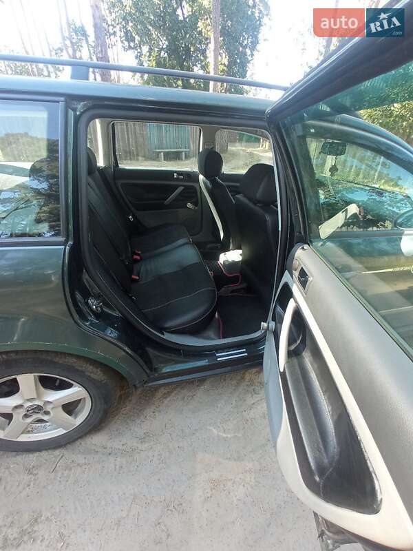 Универсал Volkswagen Passat 2003 в Гончаровском
