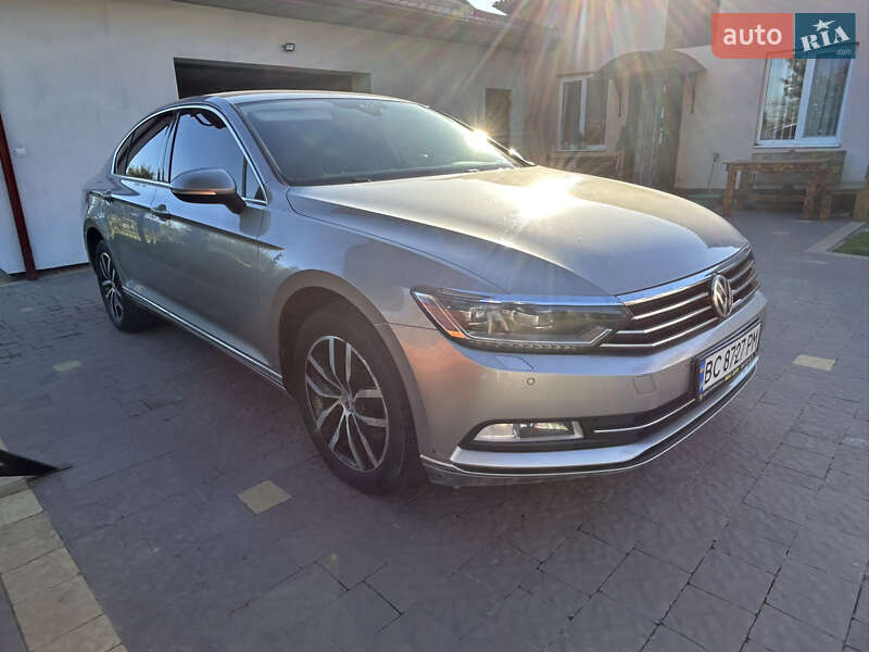 Седан Volkswagen Passat 2015 в Пустомытах