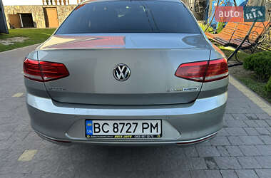 Седан Volkswagen Passat 2015 в 