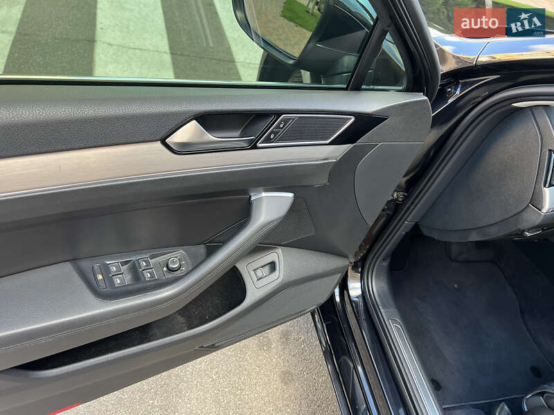 Универсал Volkswagen Passat 2015 в Киеве