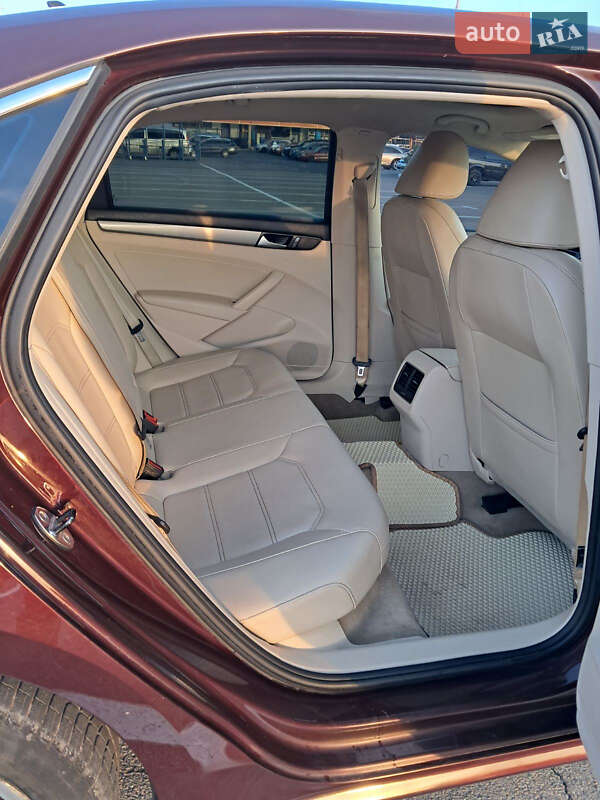 Седан Volkswagen Passat 2014 в Кривом Роге