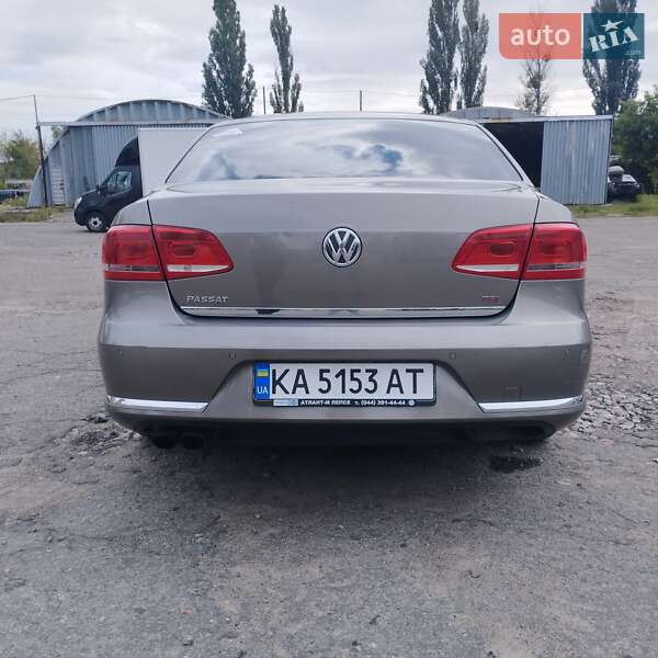 Седан Volkswagen Passat 2011 в Киеве фото Седан Volkswagen Passat 2011 в Киеве