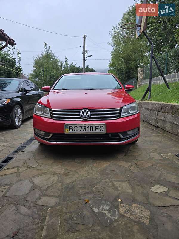 Седан Volkswagen Passat 2011 в Старом Самборе
