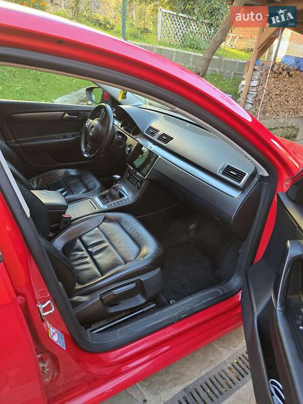 Седан Volkswagen Passat 2011 в Старом Самборе