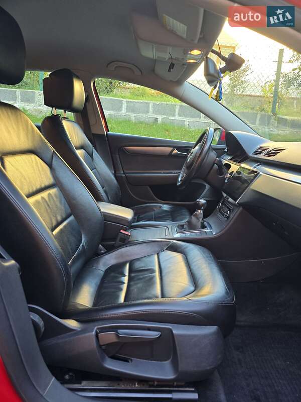 Седан Volkswagen Passat 2011 в Старом Самборе