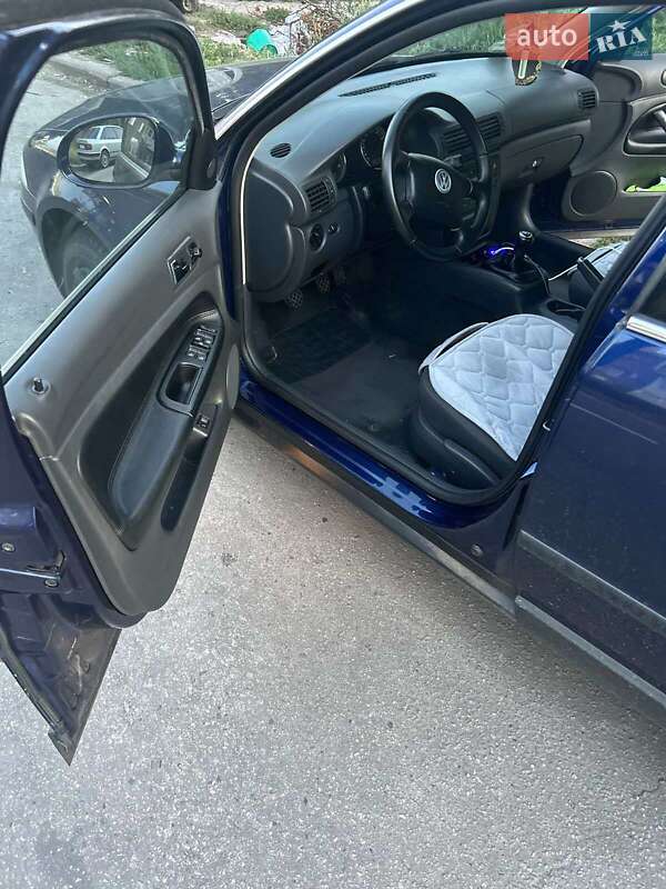 Универсал Volkswagen Passat 2004 в Полтаве