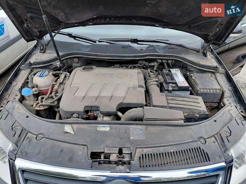 Універсал Volkswagen Passat 2008 в Харкові