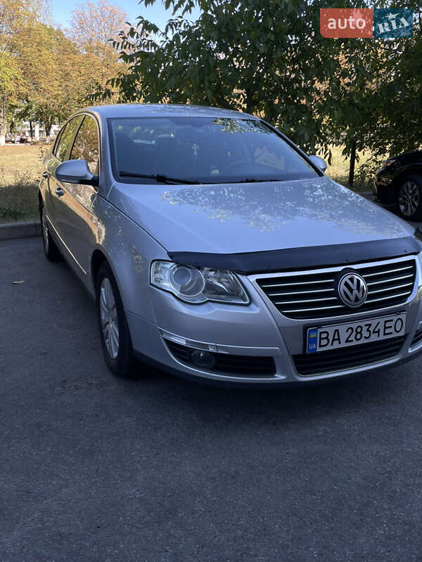 Седан Volkswagen Passat 2008 в Кропивницком
