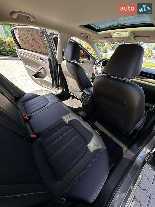 Седан Volkswagen Passat 2020 в Киеве