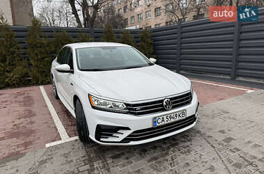 Седан Volkswagen Passat 2017 в Черкассах