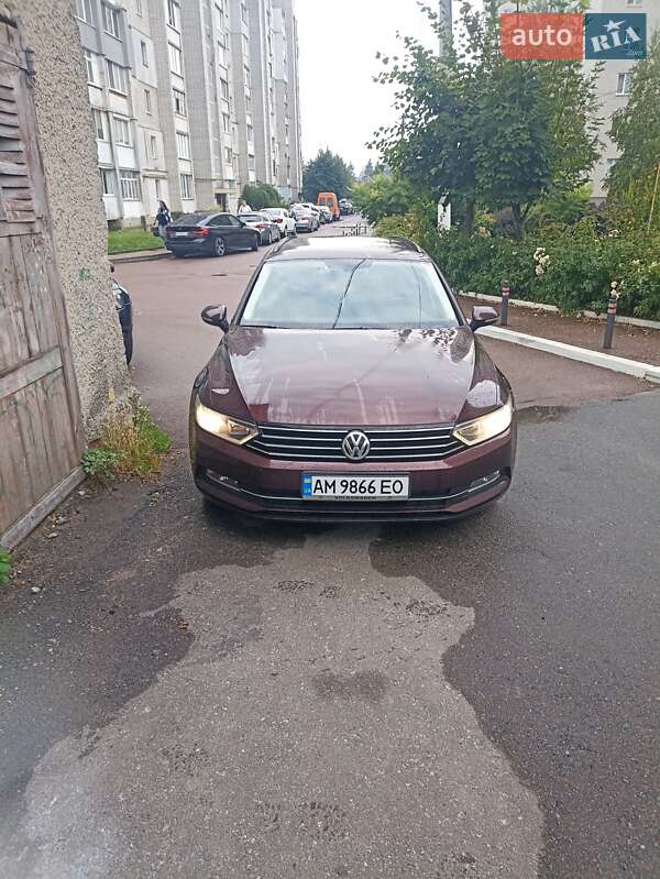 Универсал Volkswagen Passat 2015 в Житомире