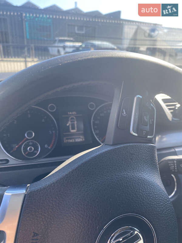 Универсал Volkswagen Passat 2013 в Ивано-Франковске