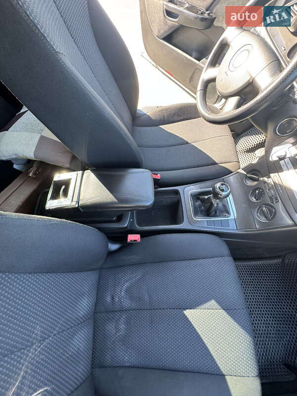 Универсал Volkswagen Passat 2006 в Дрогобыче