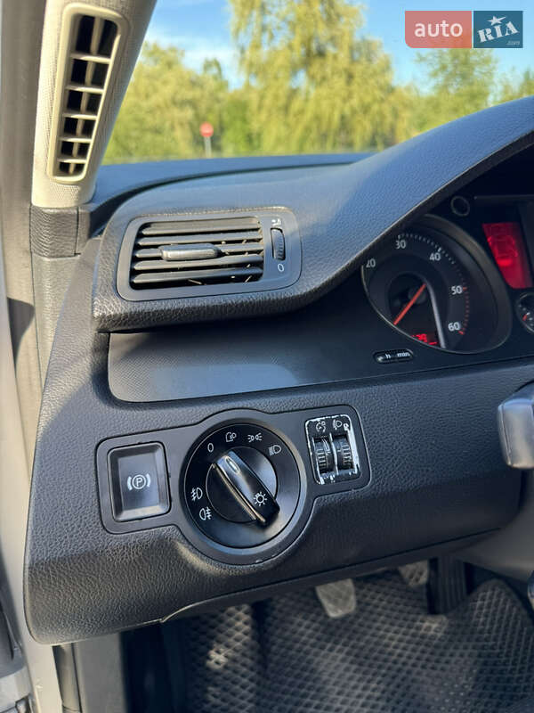 Универсал Volkswagen Passat 2006 в Дрогобыче