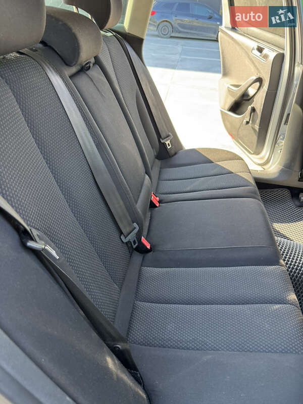 Универсал Volkswagen Passat 2006 в Дрогобыче