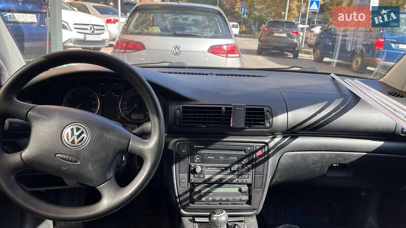 Универсал Volkswagen Passat 2001 в Киеве