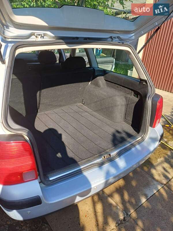 Універсал Volkswagen Passat 1998 в Чернівцях