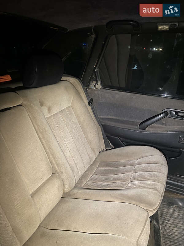 Седан Volkswagen Passat 1990 в Львове