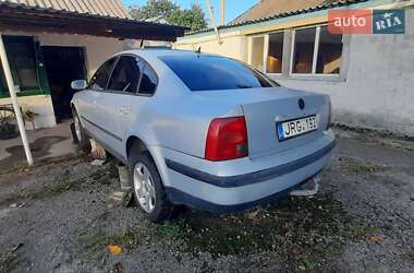 Седан Volkswagen Passat 1998 в Киеве